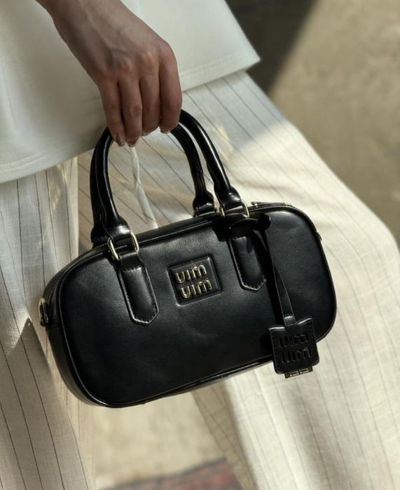 Остання в кольорі мокко сумочка міу міу