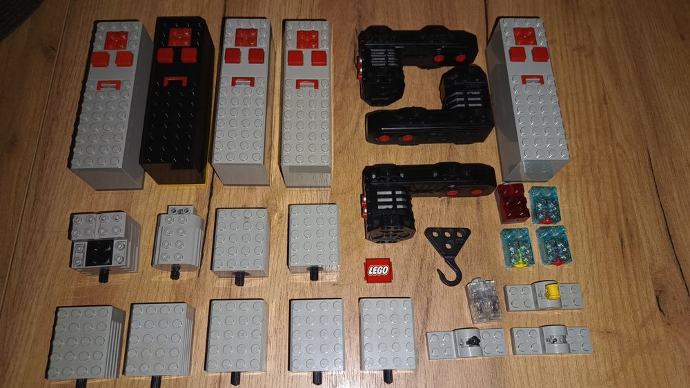 Lego elektryka elektronika technic lata 90-te legoland  silniki  kg