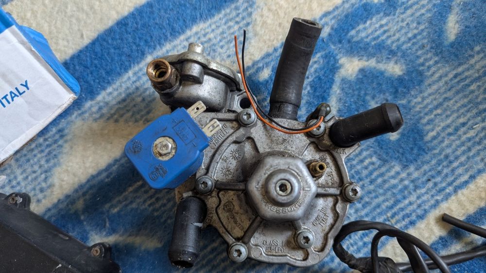 Комплект гбо 4 на 6 цилиндров ГБО 6 цилиндров снято с VW T4