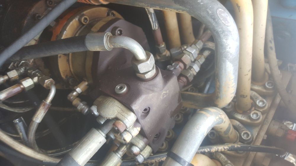koparka fiat hitachi FH130W siłownik ramienia hydraulika siłowa