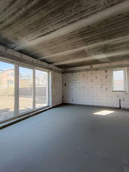 Продається ДУПЛЕКС з гаражем та власним подвір'ям, СОЦ. програми