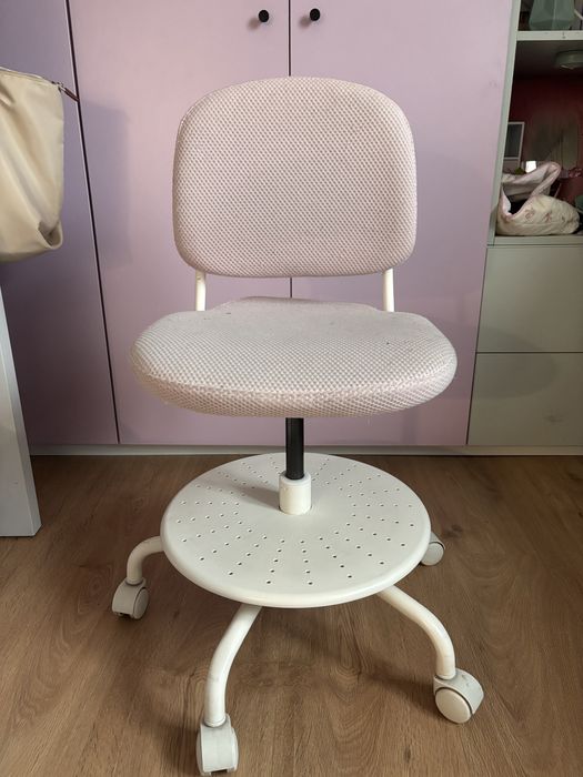Krzesło biurkowe VIMUND IKEA różowe