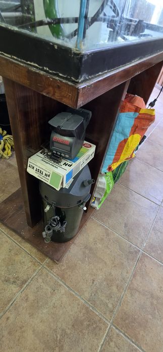Aquario 180 litros com base e equipamentos