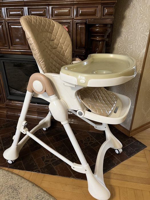 Стілець для годування