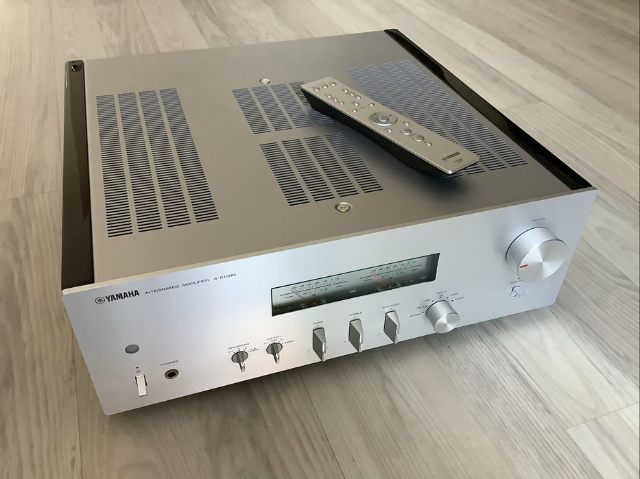 Wzmaczniacz zintegrowany Yamaha AS1200