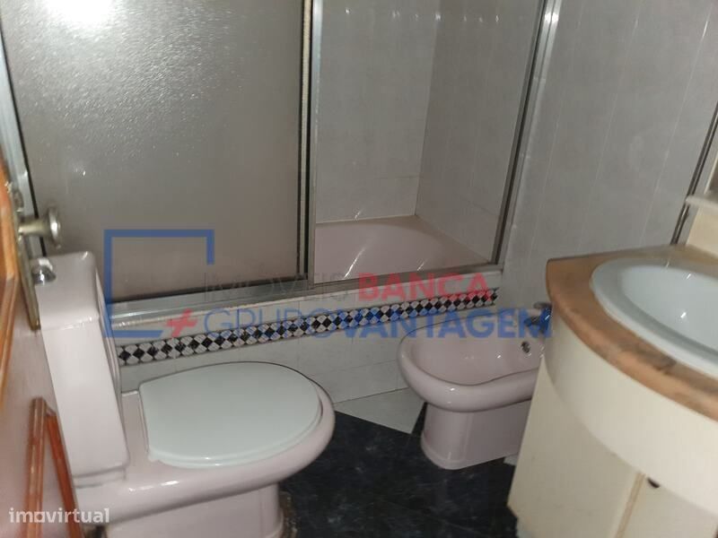Apartamento T3 102 m2, situado em Santa Marinha
