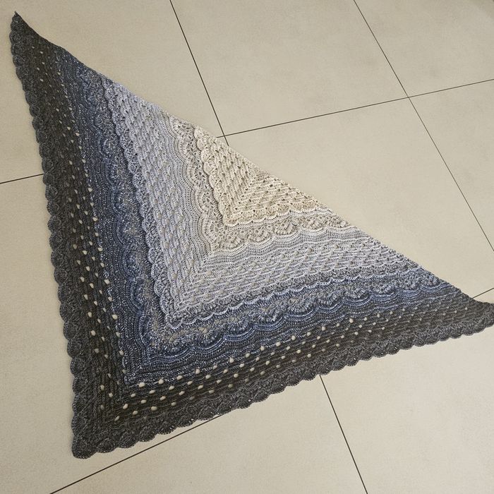 Chusta robiona ręcznie na szydełku rękodzieło Handmade