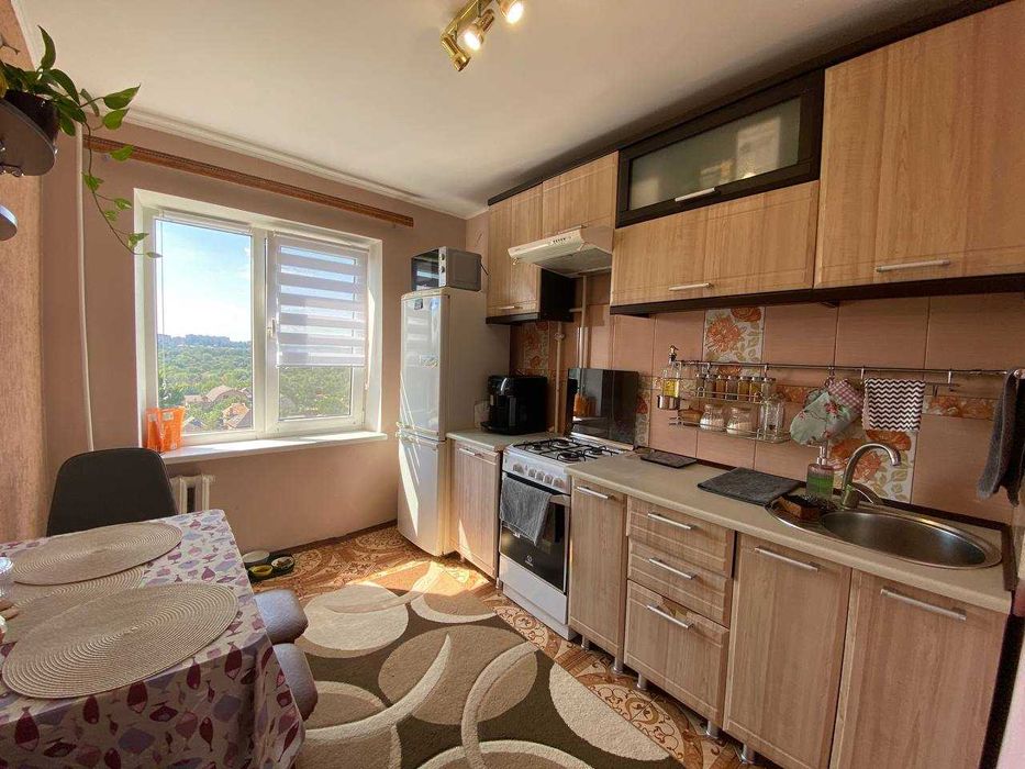 Продаётся 2-комнатная квартира на Спасской