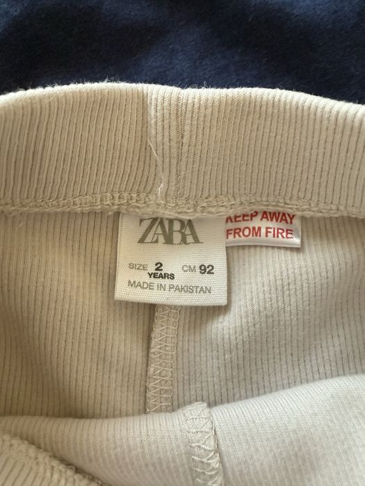 Legginsy ZARA Kids prążkowane 92