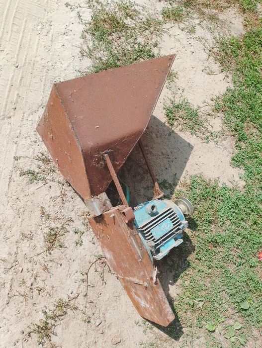 Зернодробилки (дердь)