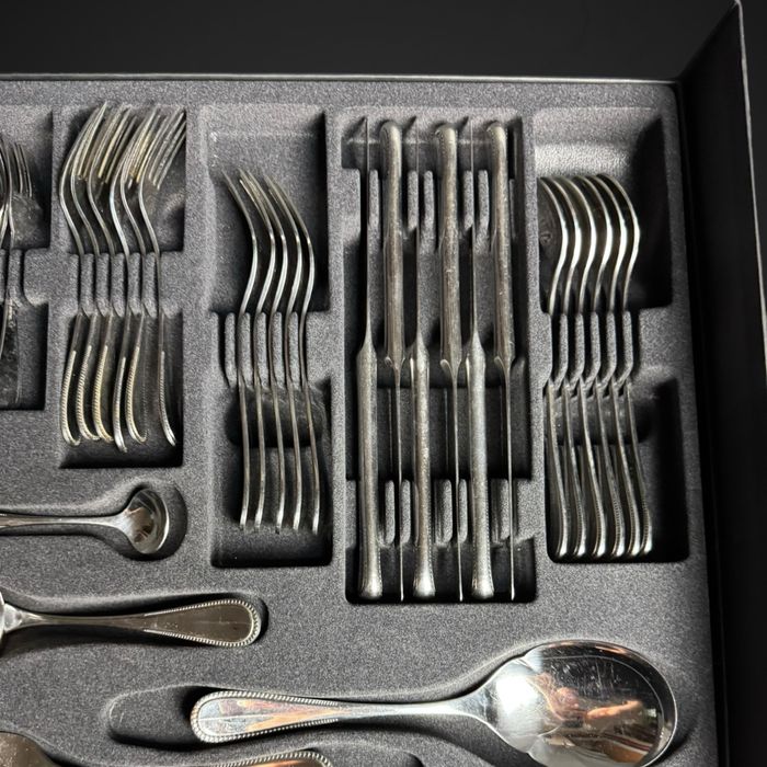 Duży komplet stalowych sztućcy B5/032401