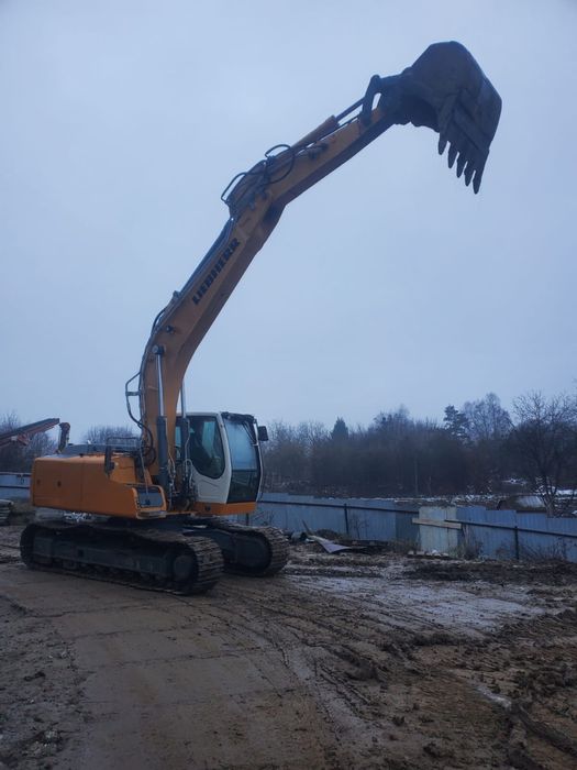 Екскаватор Liebherr 906