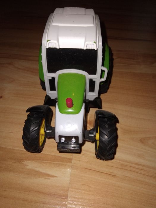 Traktor z dźwiękiem