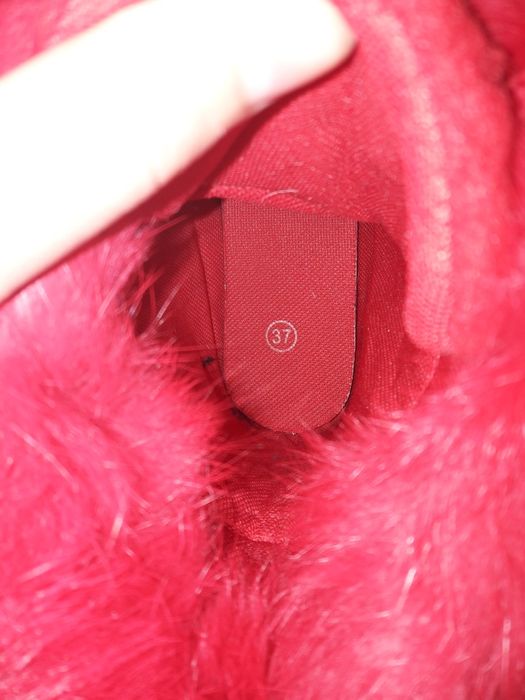 Botas vermelhas impermeáveis