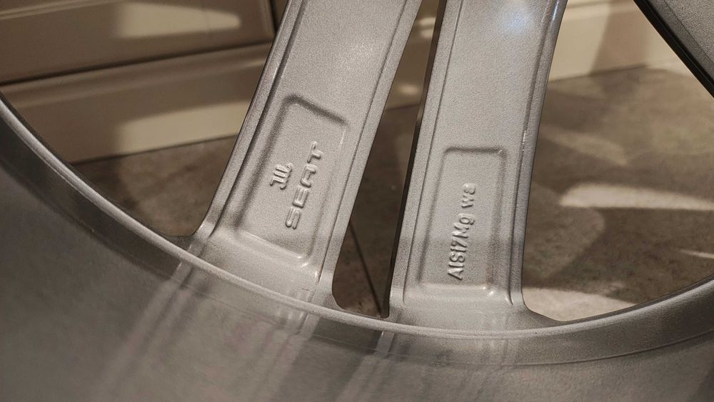 Koła felgi Seat Leon cupra oryginalne 5x112 19x8 et50 235/35 Pirelli