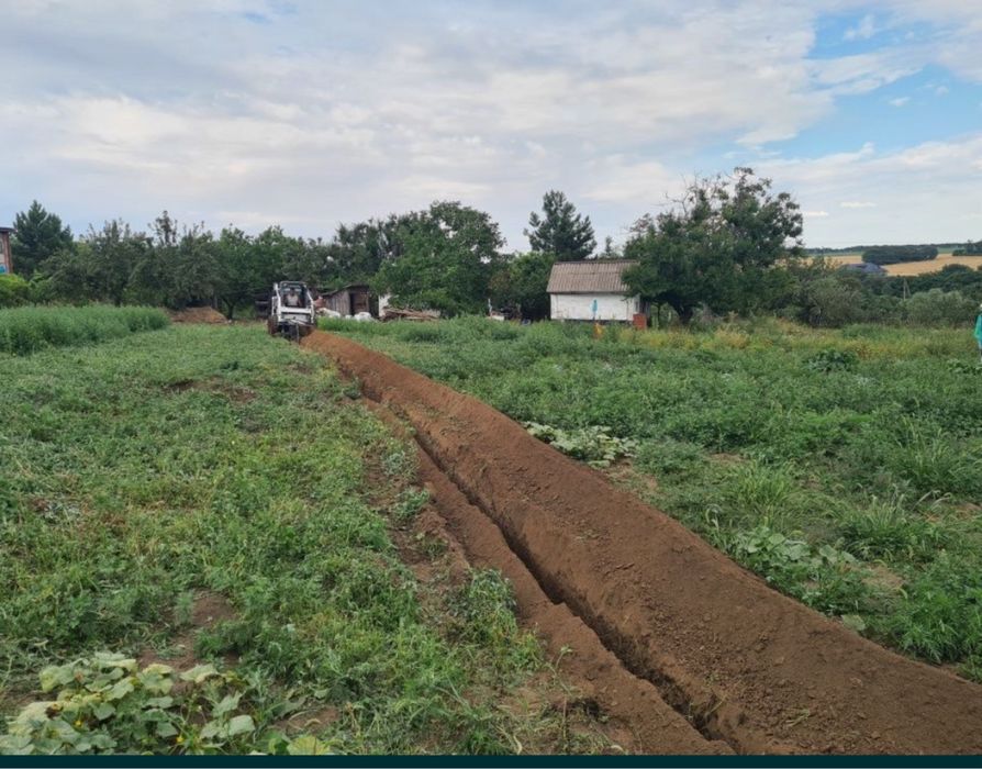 Траншеекопатель / Бара / Копка траншей /Послуги  Траншеєкопача
