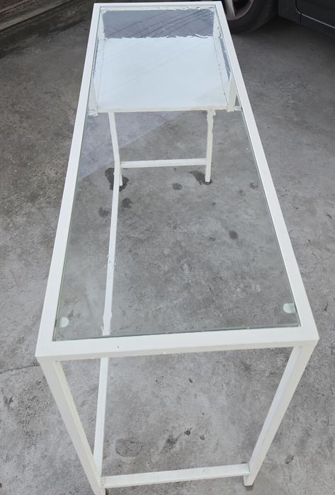 Mesa IKEA com tampo de vidro – Bom estado