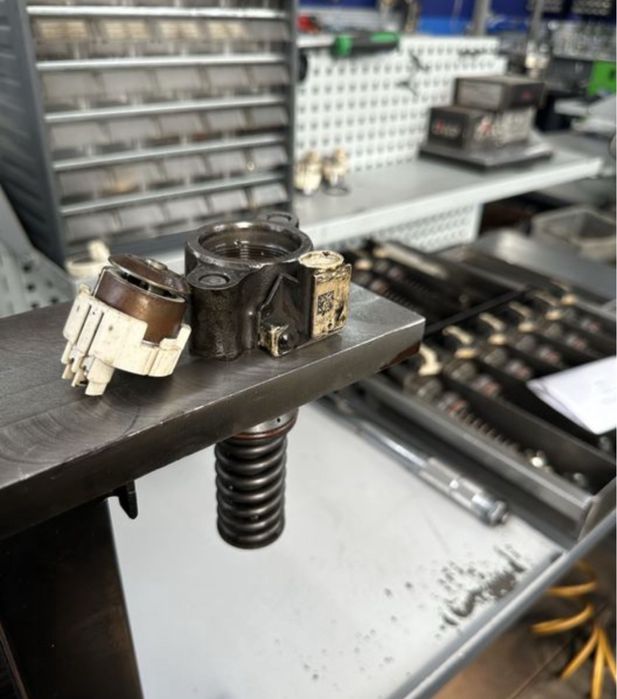 Діагностика та ремонт форсунок і насосів великого тиску