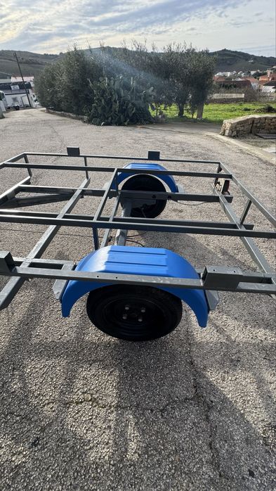 Reboque atrelado para bikes