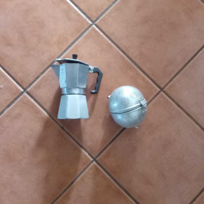 Cafeteira italiana e caçarola para arroz e legumes