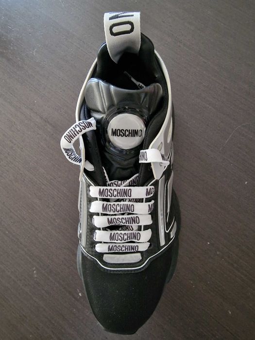 Sapatilhas Moschino - Novas