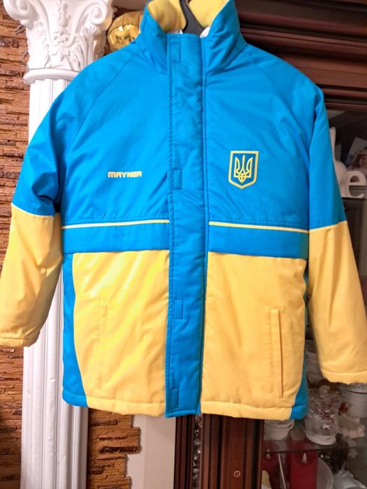 Куртка деми MAYNER. Новая.
