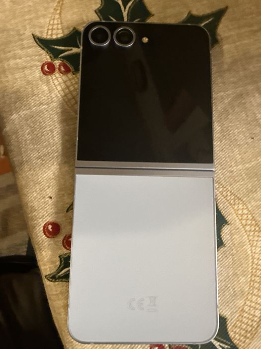 Samsung Z Flip 6 como novo