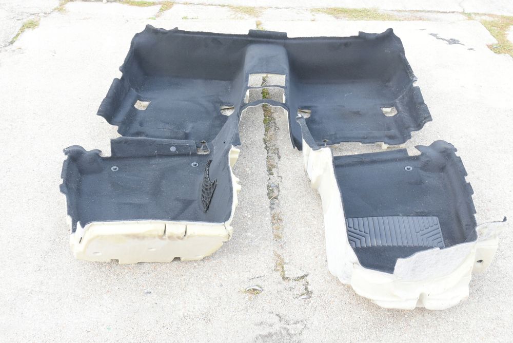 mercedes w213 kombi wykładzina podłoga dywan czarna kpl.