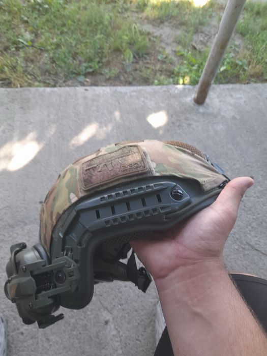 Шолом FAST XL  з ковром та ліхтариком