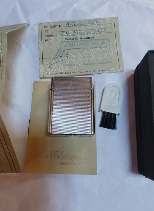 Isqueiro antigo Dupont modelo pequeno