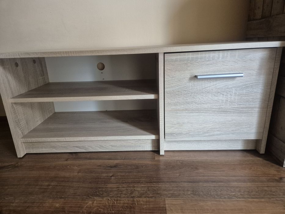 Szafka pod telewizor sonoma.