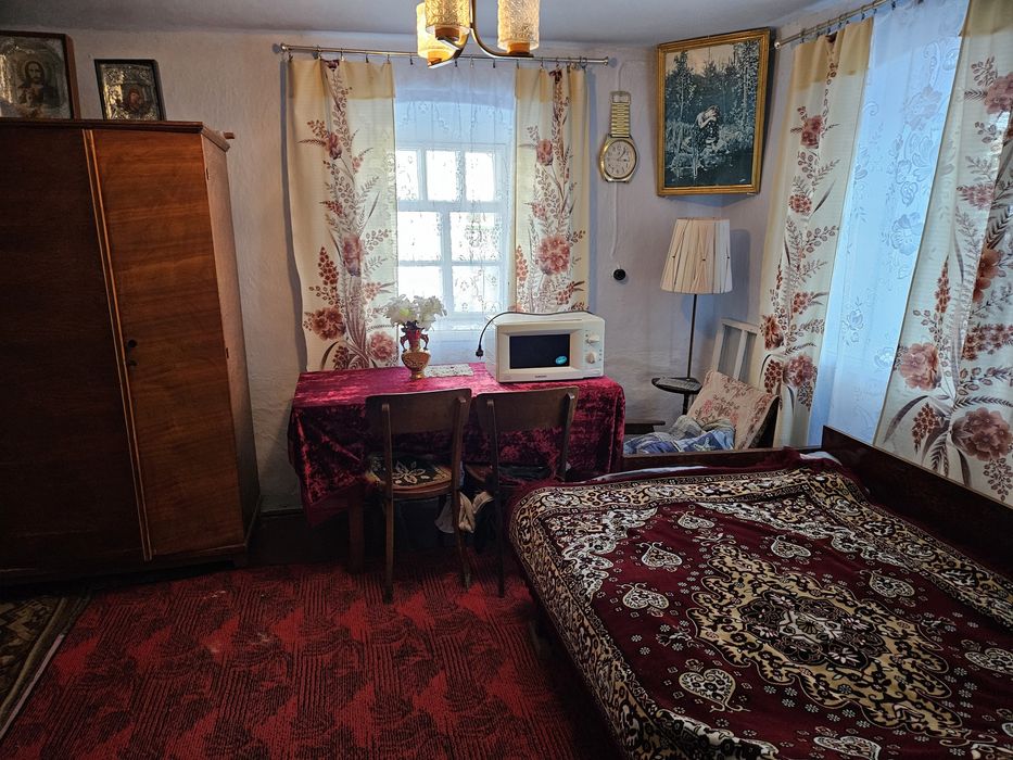 Будинок з двома ділянками