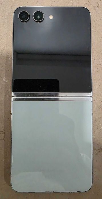 Samsung Galaxy Flip 5