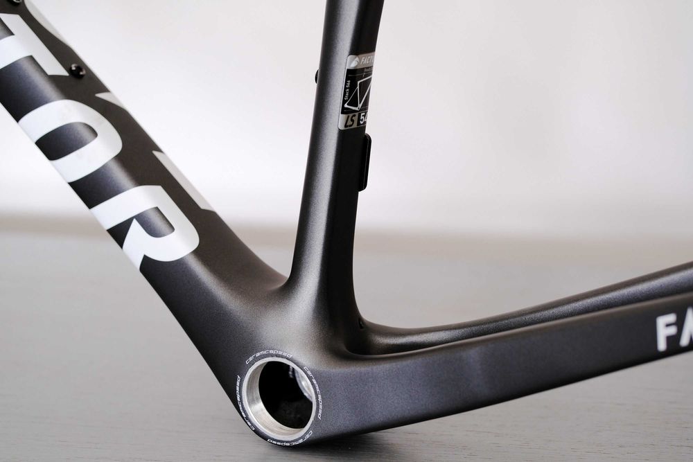 Rama FACTOR LS Disc k. Gunmetal r. 58 + Akcesoria