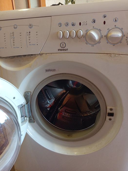 Пральна машина Indesit