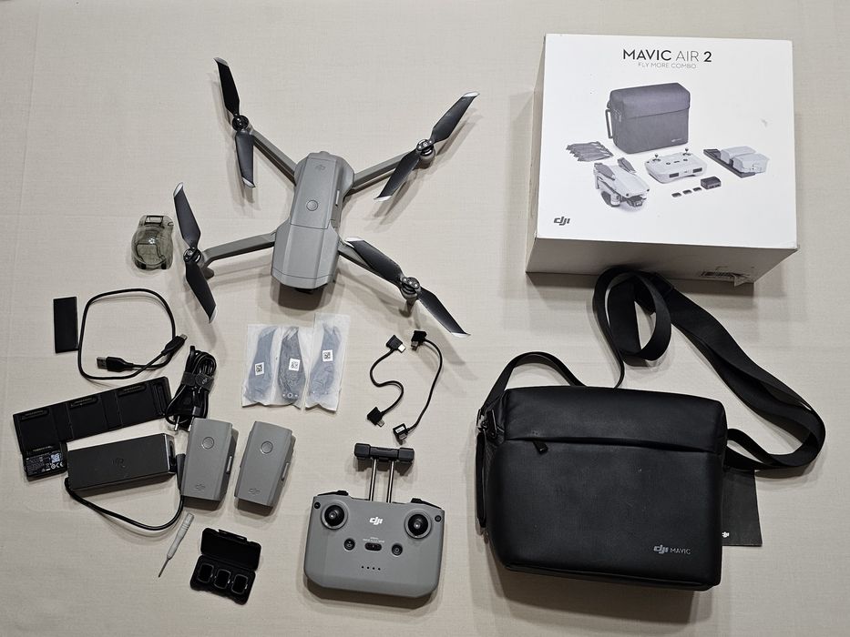 ☆DJI MAVIC AIR2 FLY 値下げ MAVIC AIR 2 FLY MORE COMBO | DJI 折りたたみ式 ドローン MAVIC