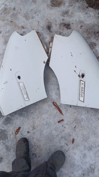 Передні крила газель старого зразка