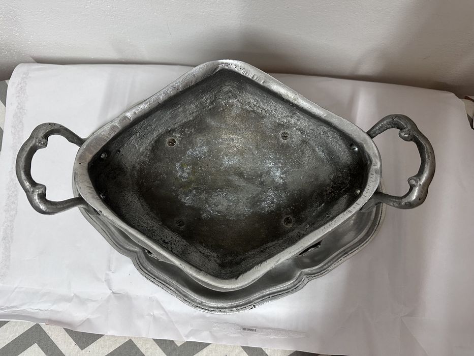 Terrina em liga de estanho