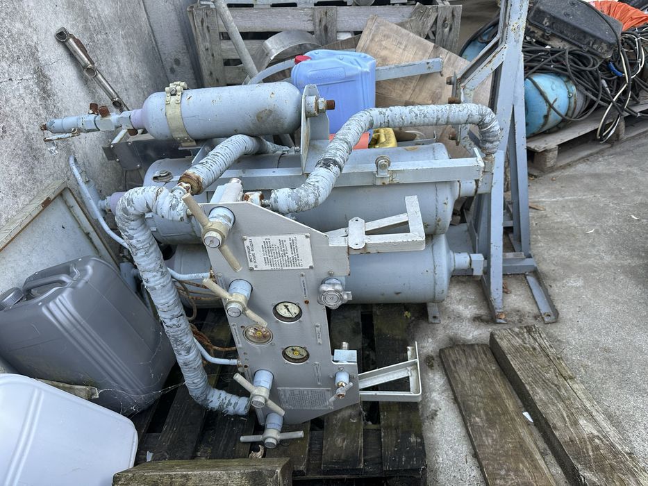 Продам повітряно-поршневий компресор