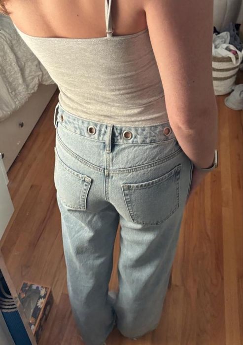 Niebieskie jeansy R24