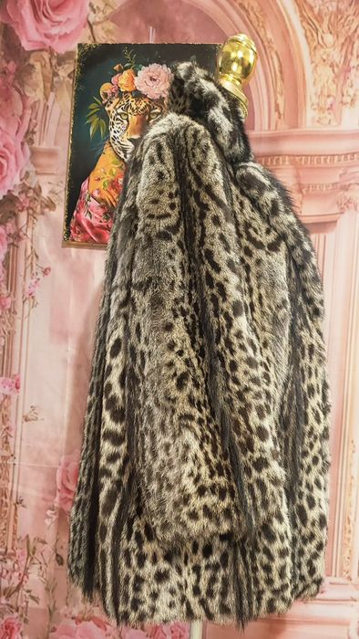 EuMereço! Casaco pelo autêntico Gato Selvagem