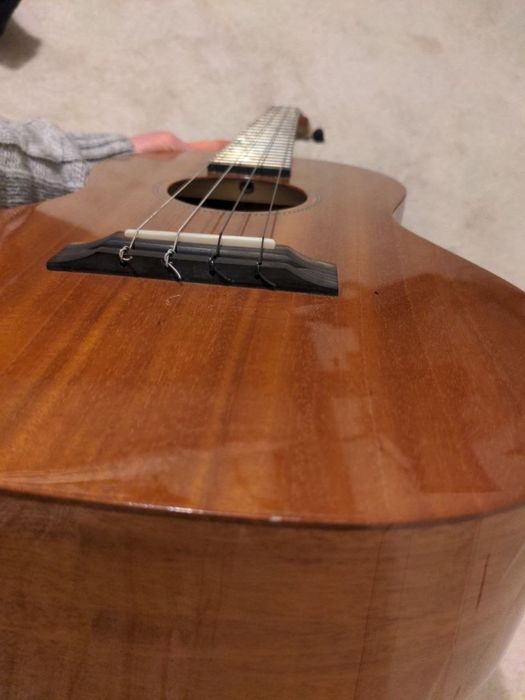 Ukulele Barytonowe Pono MBD Deluxe - Pełen Mahoń. Stan Bdb.