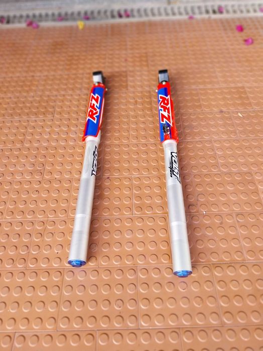 suspensões invertidas pit bike