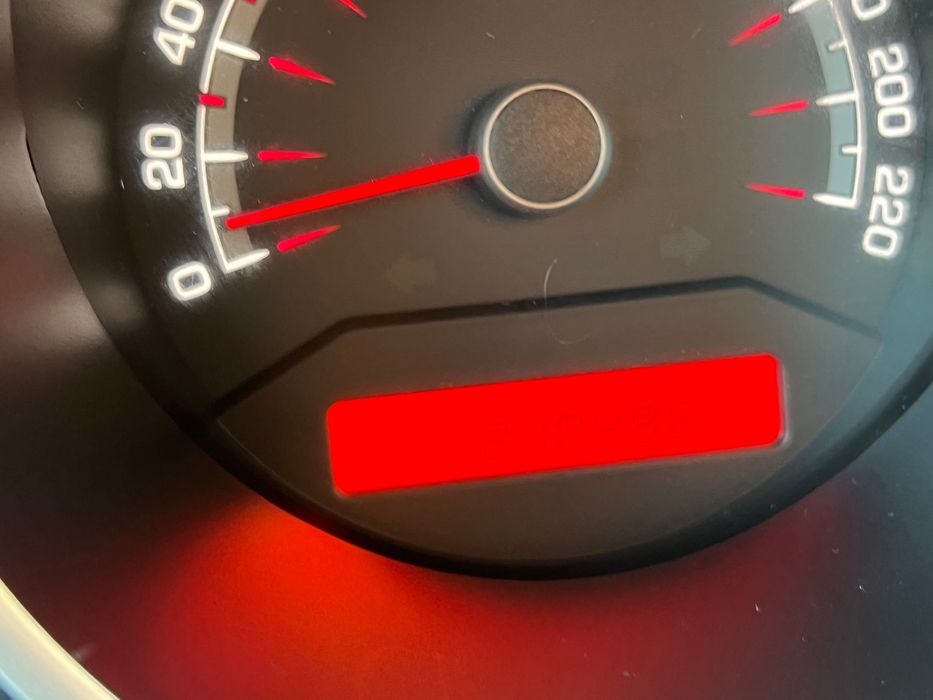 Продаю КІА VENGA 1.6 бензин 2010 року тільки заїхала,мкпп! Пробіг 210