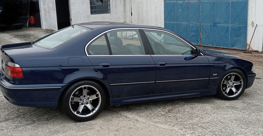 BMW e39 528i Manual — photo 2