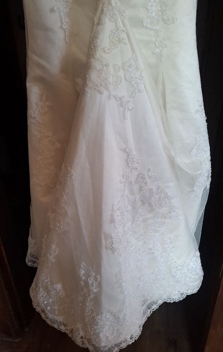 Suknia ślubna syrenka z trenem