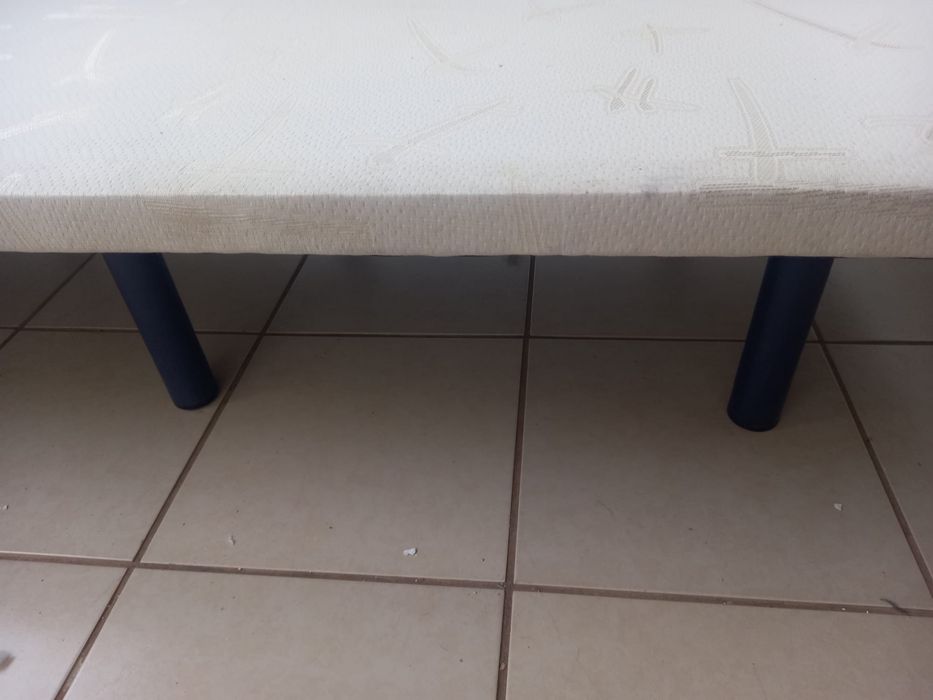 1 cama de solteiro