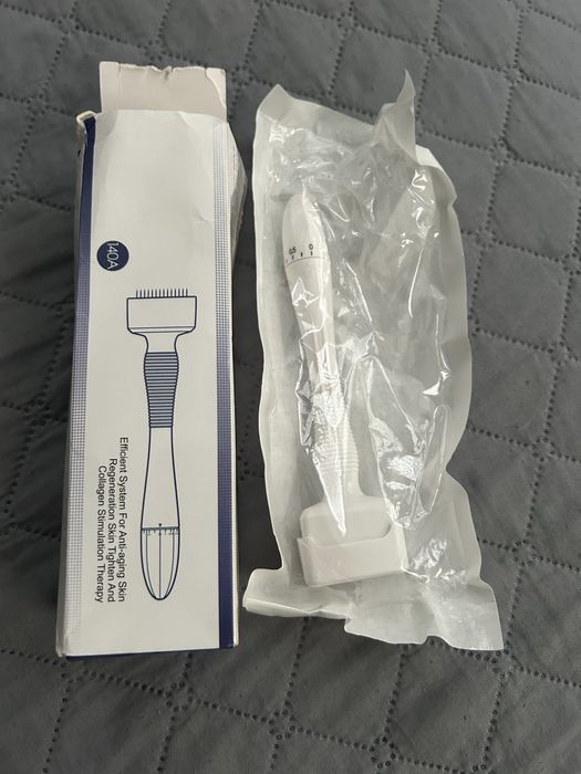 Derma stamp mikroigłowy