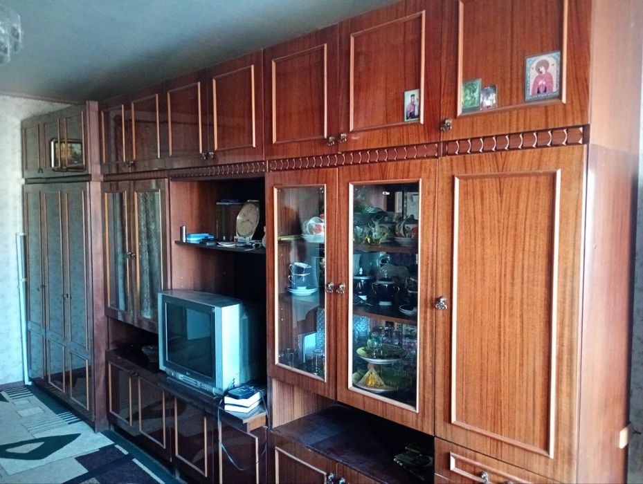 Стінка радянських часів в гарному стані.