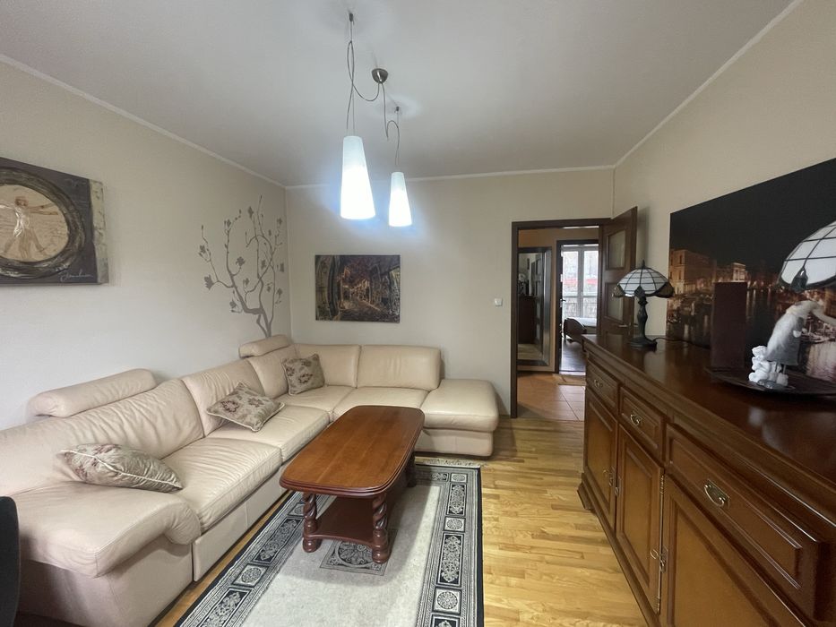 Zadbane 54m2, dwa pokoje, osobna kuchnia plus piwnica